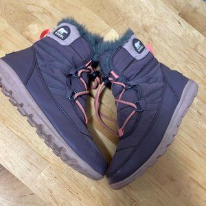 COPY - Sorel kids Tivoli Boot mauve/pink laces unisex  size 4